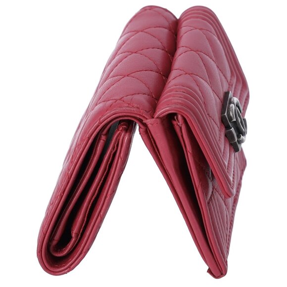 CHANEL Le Boy Trifold Wallet Pink Lambskin - Picture 4 of 7